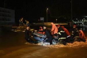 Ένας νεκρός, μία αγνοούμενη από την καταιγίδα Λεονάρντο που πλήττει την Ιβηρική