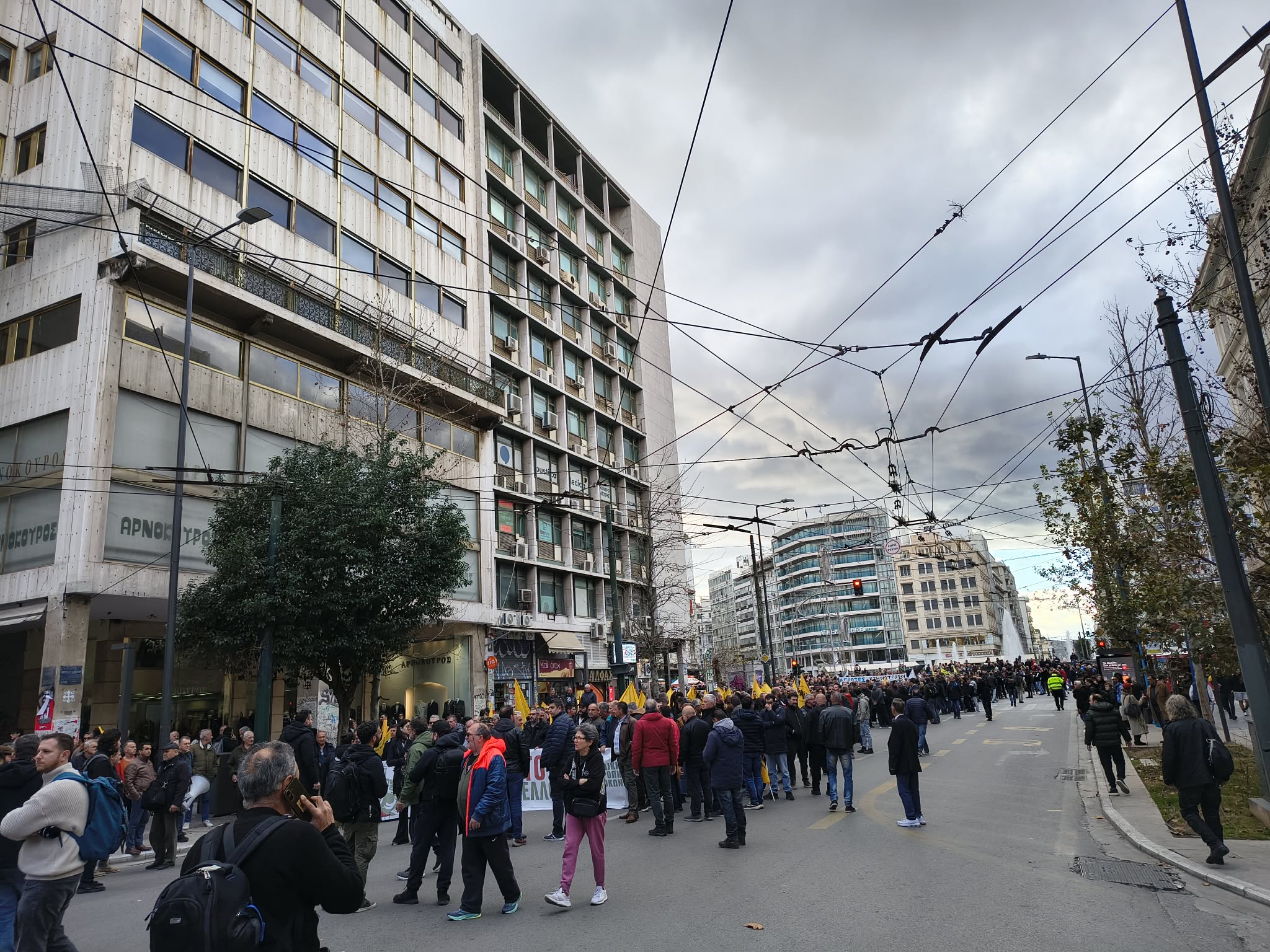 Αποχωρούν σήμερα από το Σύνταγμα τα τρακτέρ