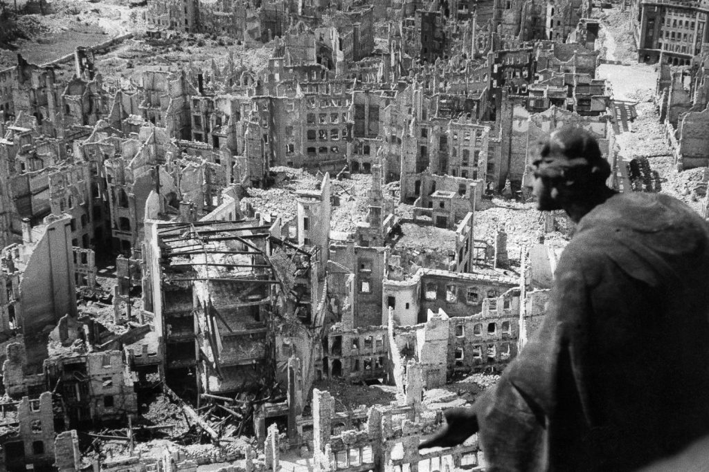 Η Δρέσδη μετά τις επιδρομές του Φεβρουαρίου 1945: μια ιστορική πρωτεύουσα της Σαξονίας μετατρέπεται σε κρανίου τόπος