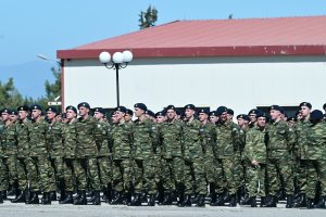 Μεγάλες αλλαγές στη θητεία: Ποιοι κερδίζουν 100 ευρώ τον μήνα και τι ισχύει για τις γυναίκες
