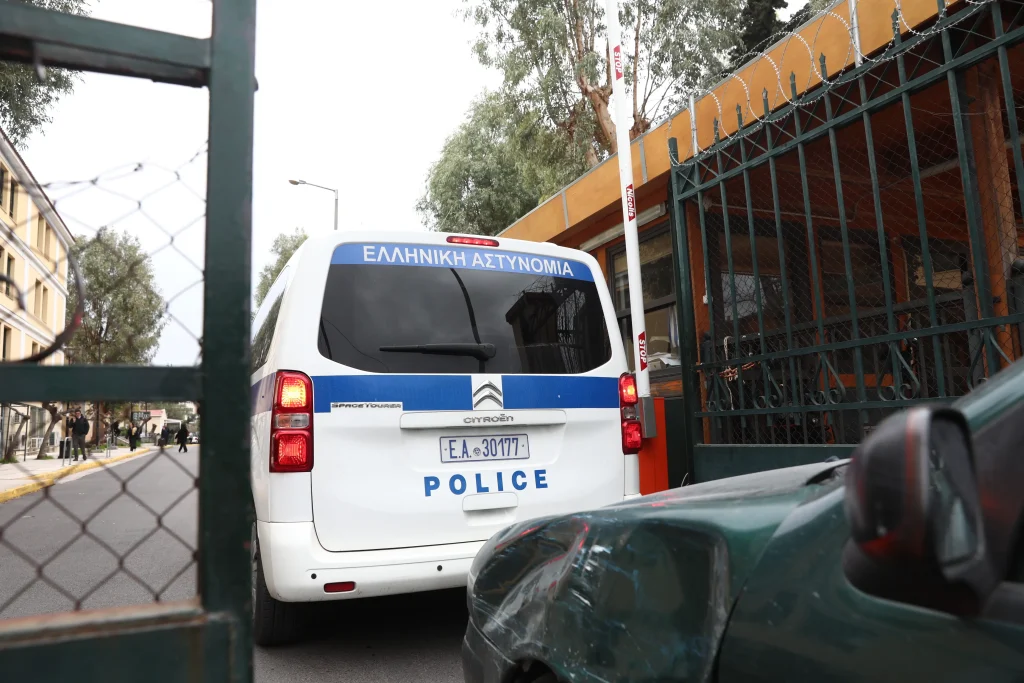 Στην Ευελπίδων η 36χρονη τραγουδίστρια για το τροχαίο στο Κολωνάκι