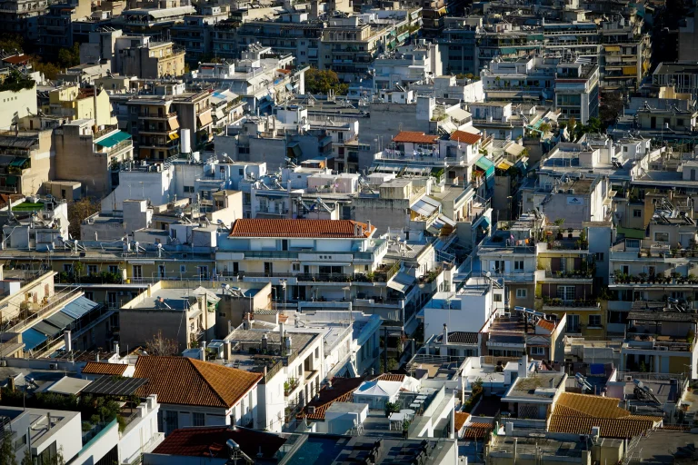 Ακίνητα στην Αττική: Πόσα ενοίκια χρειάζονται για να αγοράσεις σπίτι;