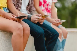 Πανελλήνιες 2026: Η «παγίδα» των social media που επηρεάζει βαθμούς, ψυχολογία και καριέρα