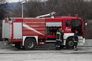 Θεσσαλονίκη: Προβλήματα σε συγκοινωνίες και ρεύμα από τον ισχυρό άνεμο