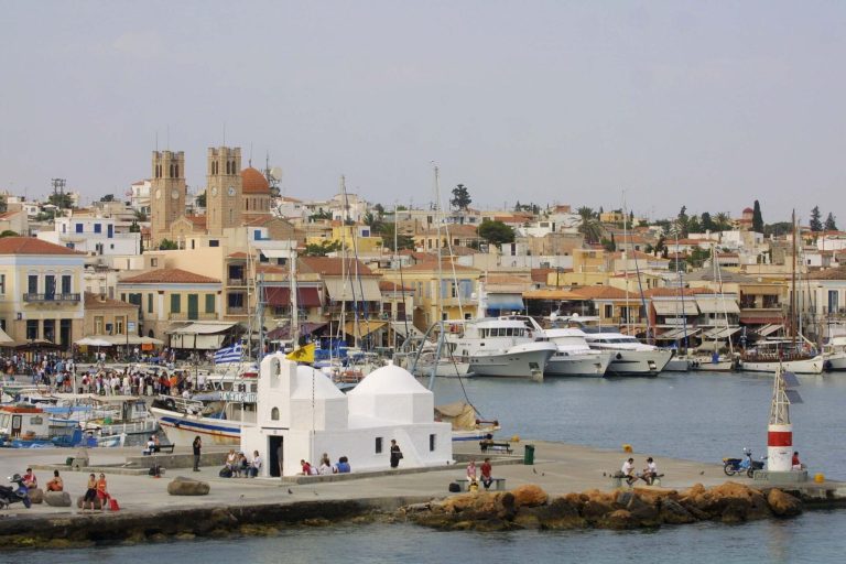Αίγινα: Ακατάλληλο το νερό για κάθε χρήση – Αναφορές για γαστρεντερίτιδες και δερματικά προβλήματα
