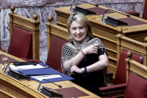 Σφοδρή επίθεση ΔΑΚΕ στην Αλεξοπούλου: “Ντροπιαστική η συμπεριφορά της”