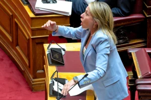Εκπαιδευτικοί: «Ο “τσάμπας” δεν πέθανε – ο μισθός δεν φτάνει»