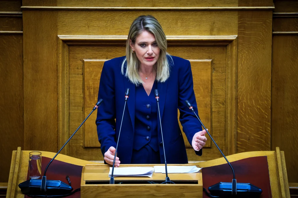 Άννα Ευθυμίου: «Καμία αύξηση ορίων ηλικίας συνταξιοδότησης το 2027» – Τι αλλάζει σε μισθούς, συντάξεις και ΤΕΑ