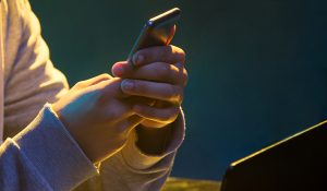 ΕΛ.ΑΣ.: Απάτη με SMS για δήθεν πρόστιμο ταχύτητας
