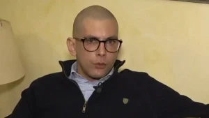 «Οι γιατροί μου είπαν να μείνω στην Αθήνα»: Η μάχη του δημάρχου του Άη Στράτη με τον καρκίνο