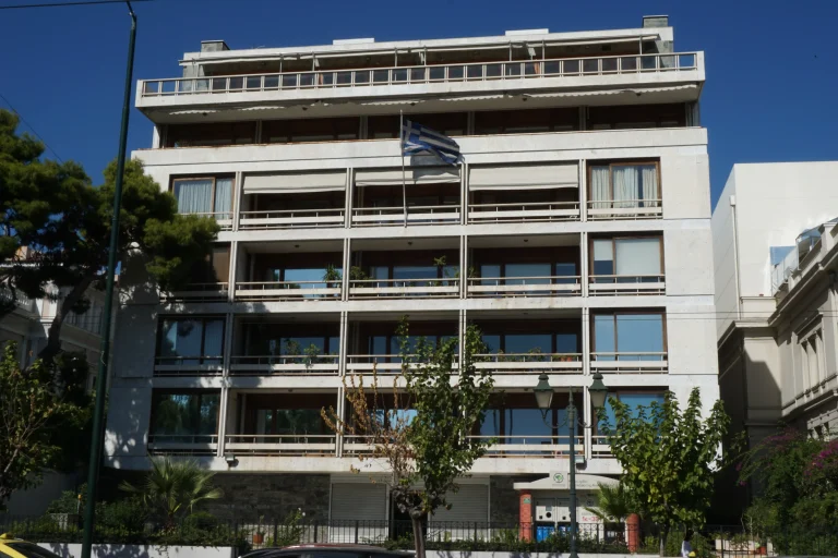 «Έκρηξη» στους μετακλητούς: Από 1.760 το 2013 σε 3.556 το 2025 – Πάνω από 100% αύξηση