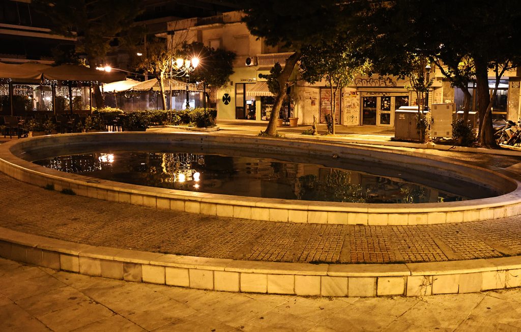 Καλλιθέα: Αγωνία για τη 2χρονη που ανασύρθηκε από σιντριβάνι – Πως έγινε το ατύχημα
