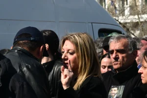 Τέμπη: Γιατί δεν μίλησε η Μαρία Καρυστιανού στο Σύνταγμα