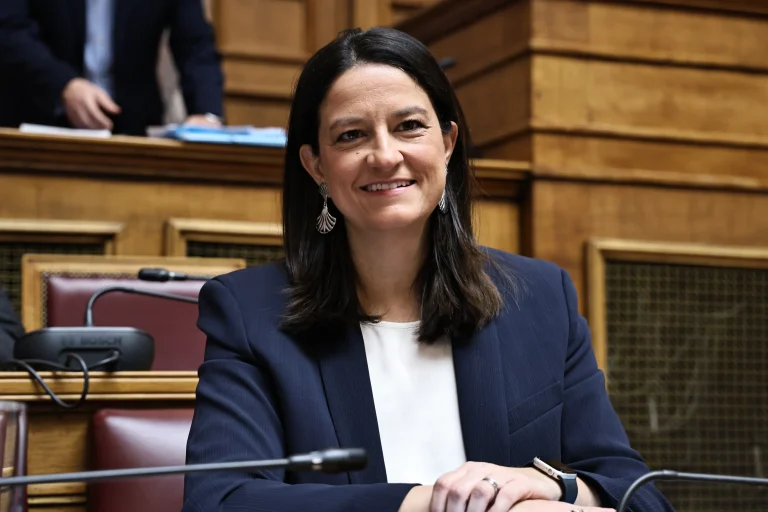 Κεραμέως κατά Ανδρουλάκη για την τετραήμερη εργασία: «Άλλο λαϊκισμός και άλλο ρεαλισμός»