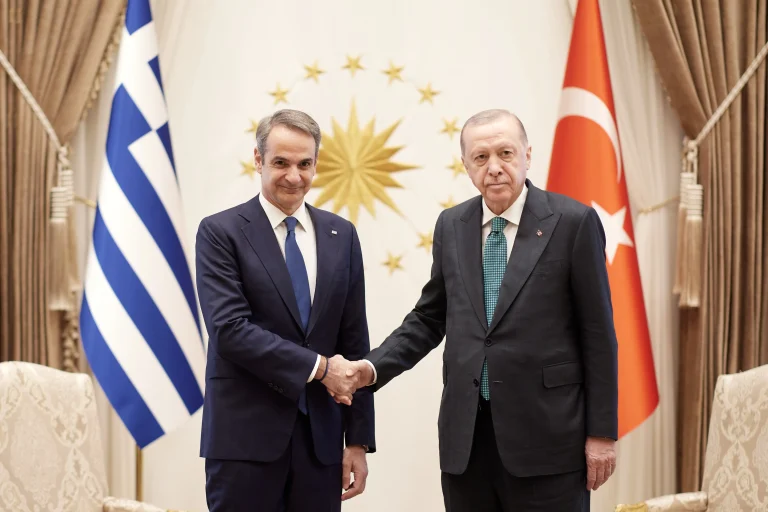 Ελληνοτουρκικός διάλογος με αιχμές: Τι συζήτησαν οι δυο ηγέτες