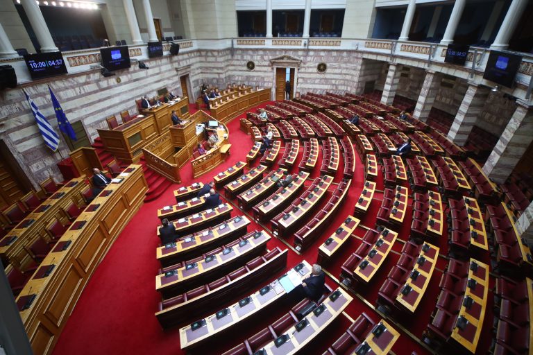Βουλή: Πέρασε με 158 ψήφους η «Εθνική Κοινωνική Συμφωνία» για τις Συλλογικές Συμβάσεις Εργασίας