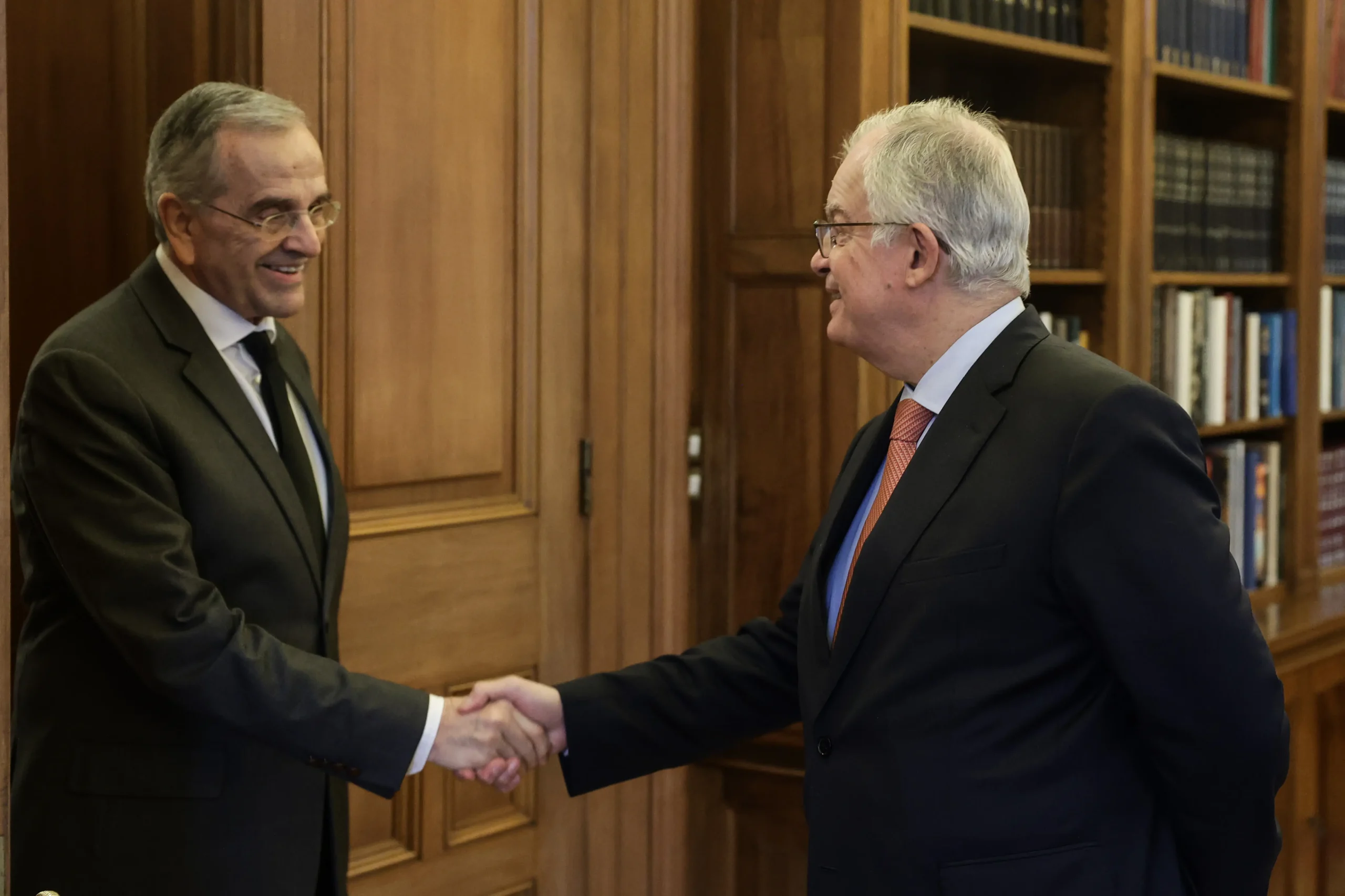 Σαμαράς προς ΠτΔ: Σε λάθος κατεύθυνση η εξωτερική πολιτική της Ελλάδας