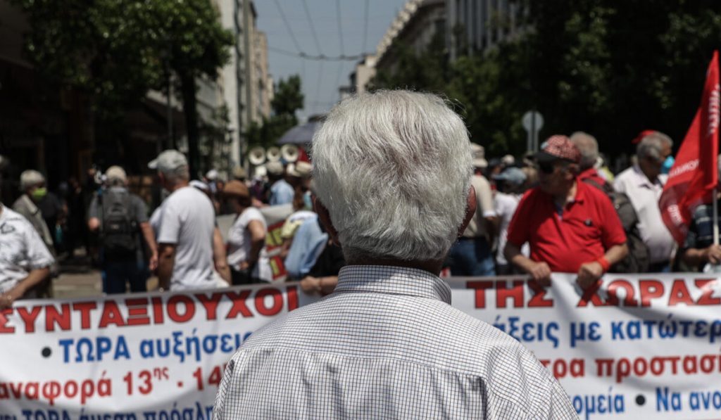 Πλασματικά έτη: Τα μυστικά που αυξάνουν τη σύνταξη – Τι προβλέπεται για δημόσιους και ένστολους