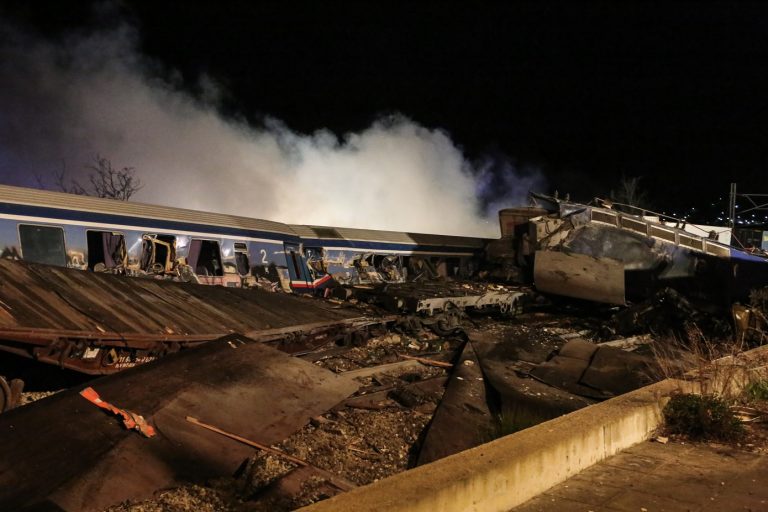 Σύμβαση 717: Παύση δίωξης για τον έναν κατηγορούμενο λόγω θανάτου – Συνεχίζεται η δίκη για τον ελεγκτή