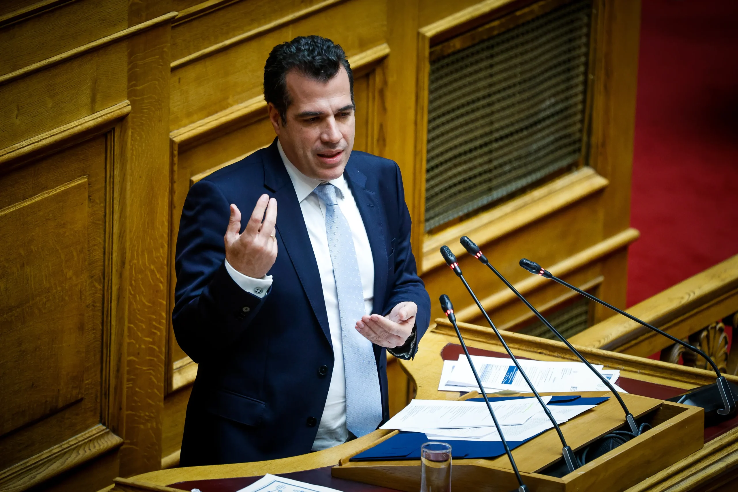 Πλεύρης: Μεγαλύτερη παρακολούθηση σε Iρανούς που ζητούν άσυλο στην Ελλάδα