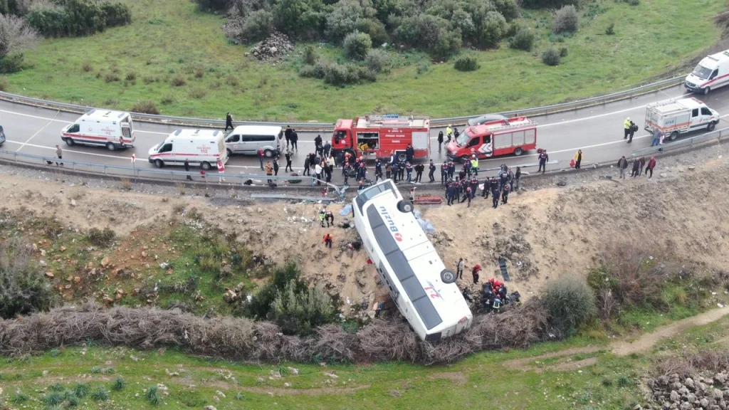 Λεωφορείο ανετράπη στην Αττάλεια – Οκτώ νεκροί και 26 τραυματίες