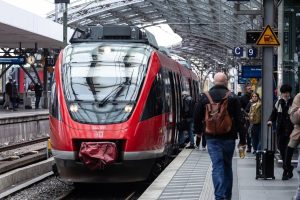 Γερμανία: Νεκρός από εγκεφαλική αιμορραγία ο ελεγκτής – Προφυλακίστηκε 27χρονος Έλληνας