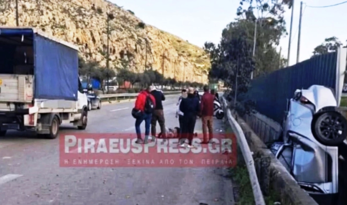 Σοκαριστικό τροχαίο στο Σχιστό: Αυτοκίνητο παρέσυρε πεζό και κατέληξε σε χαντάκι