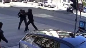 Ποινικές διώξεις και στους δύο οδηγούς μετά τη συμπλοκή με μαχαίρι στην Αχαρνών