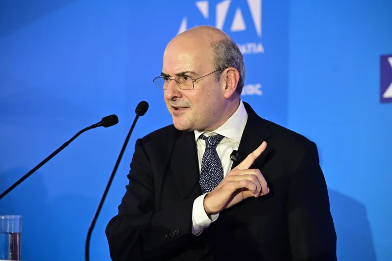 Χατζηδάκης: «Θα βρει σήμερα το βράδυ ο κ. Τσίπρας να πει έστω μια κουβέντα για τη μεγάλη επιτυχία της αύξησης κεφαλαίου της ΔΕΗ;»