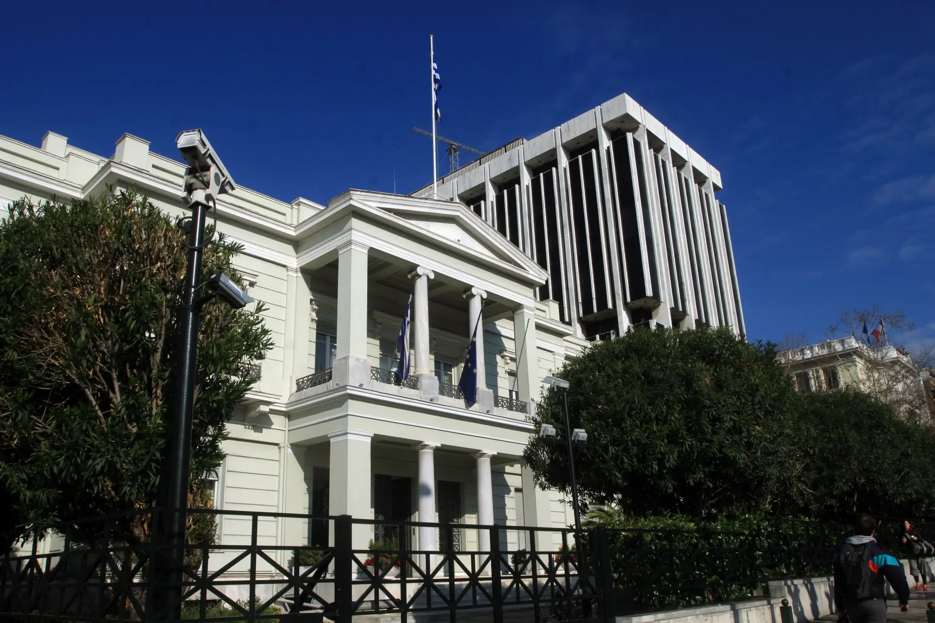 Με αυξημένη ανησυχία παρακολουθεί η Αθήνα τις εξελίξεις στη Μέση Ανατολή