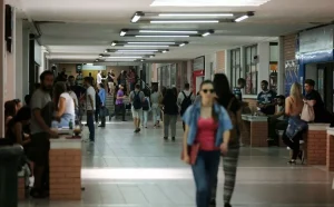 200 φοιτητές του ΠΑΔΑ εγκλωβισμένοι στο Τόκιο – Έως 1.500 ευρώ για να επιστρέψουν