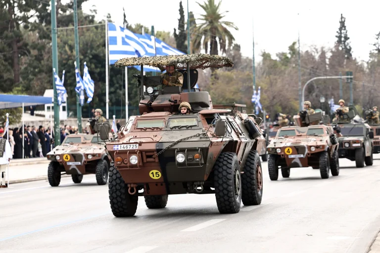 25η Μαρτίου: Ολοκληρώθηκε η μεγάλη στρατιωτική παρέλαση στην Αθήνα
