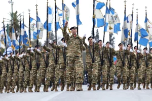 10 εικόνες που ξεχώρισαν από τη στρατιωτική παρέλαση