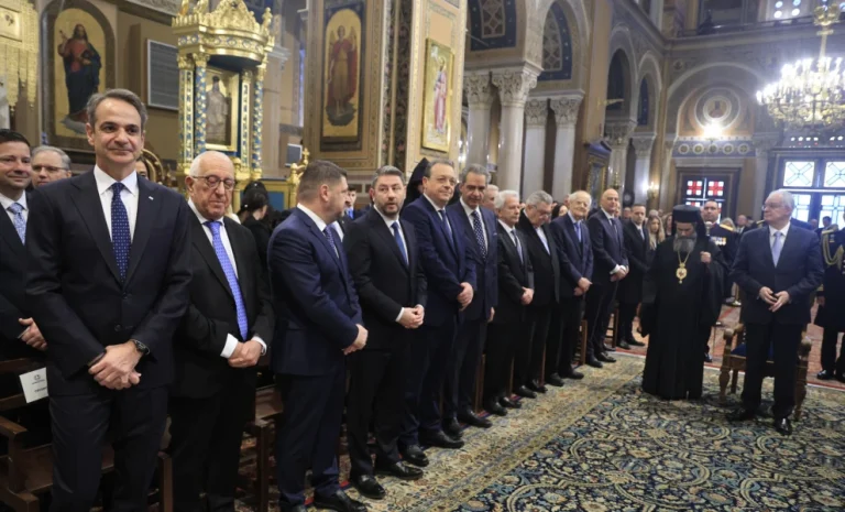 25η Μαρτίου: Ολοκληρώθηκε η δοξολογία στην Μητρόπολη Αθηνών – Δείτε φωτογραφίες