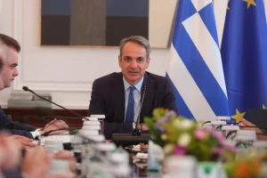 «Κλείδωσε» στα 920€ ο κατώτατος μισθός – Τι είπε ο Μητσοτάκης