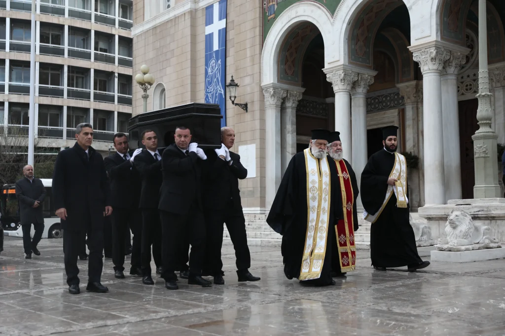 Μαρινέλλα: Λαϊκό προσκύνημα στη Μητρόπολη Αθηνών