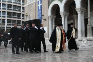 Μαρινέλλα: Λαϊκό προσκύνημα στη Μητρόπολη Αθηνών