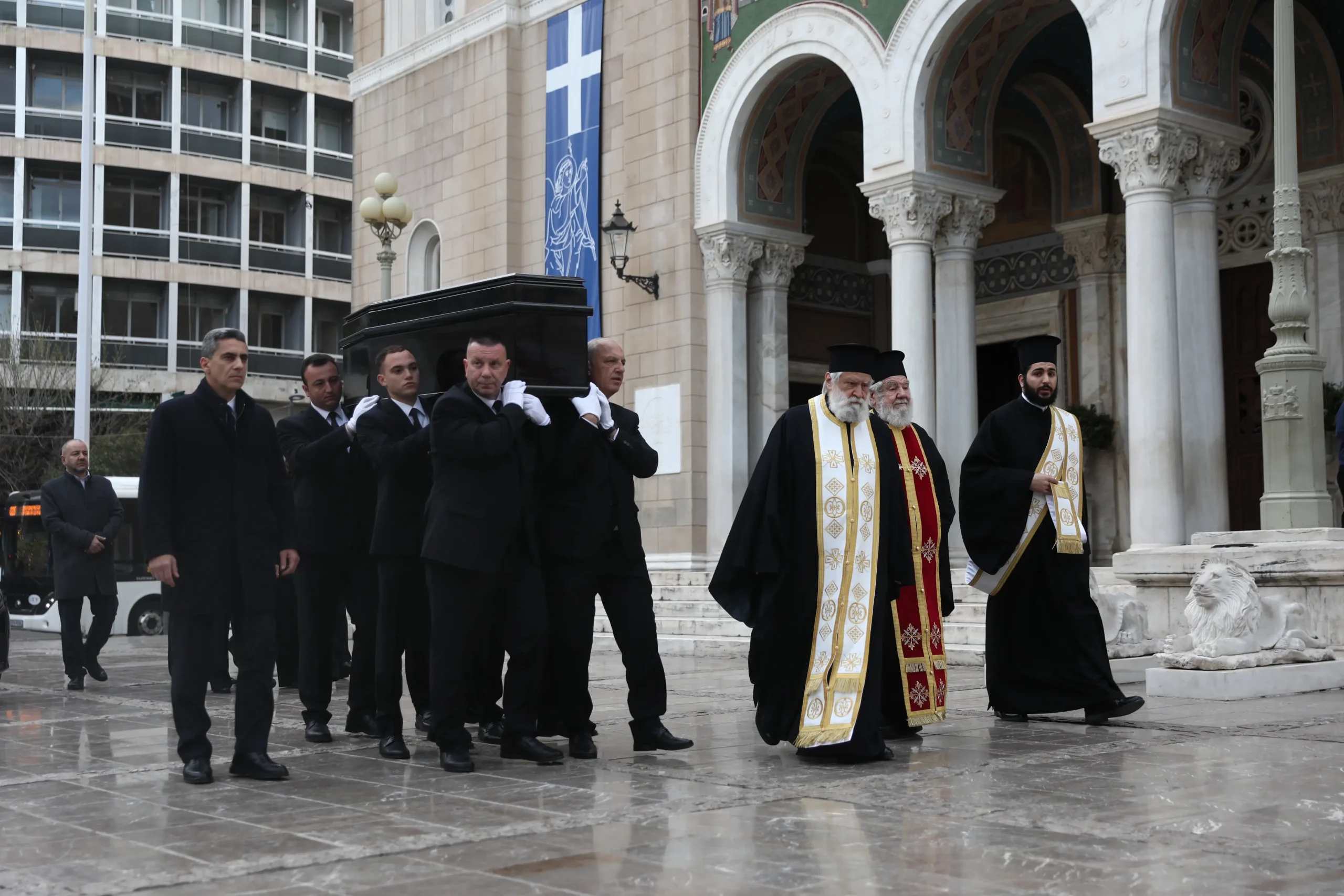Μαρινέλλα: Λαϊκό προσκύνημα στη Μητρόπολη Αθηνών