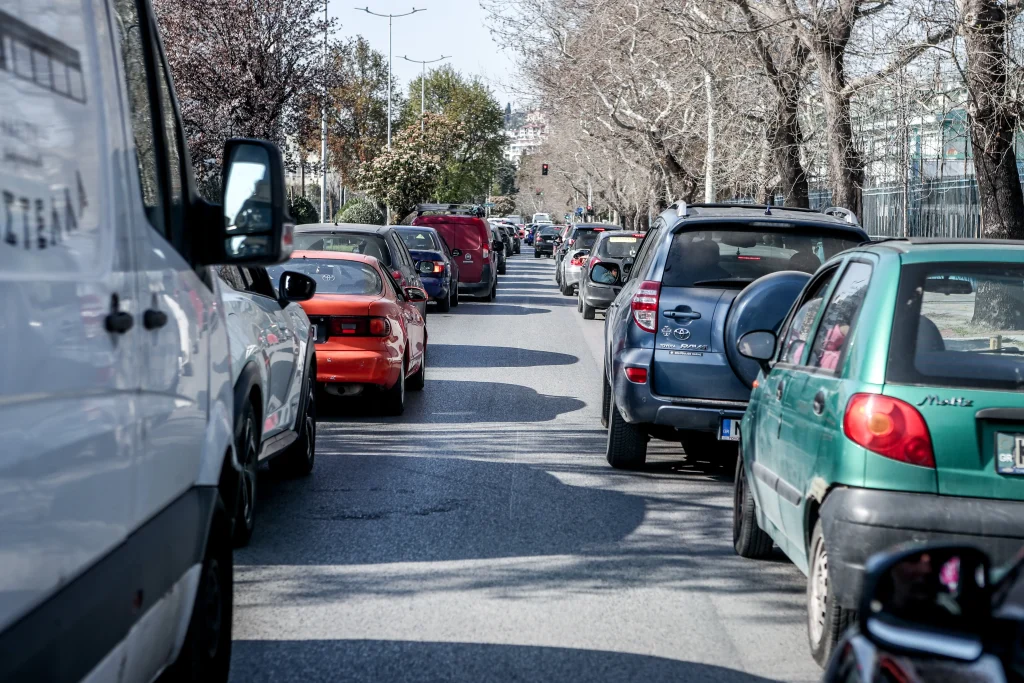 Επιδοτούμενο ηλεκτρικό ΙΧ: Τι ισχύει τελικά για τις αιτήσεις και τις επιδοτήσεις