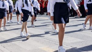 Στον “αέρα” η παρέλαση στο Ηράκλειο: Η απόφαση της τελευταίας στιγμής λόγω κακοκαιρίας