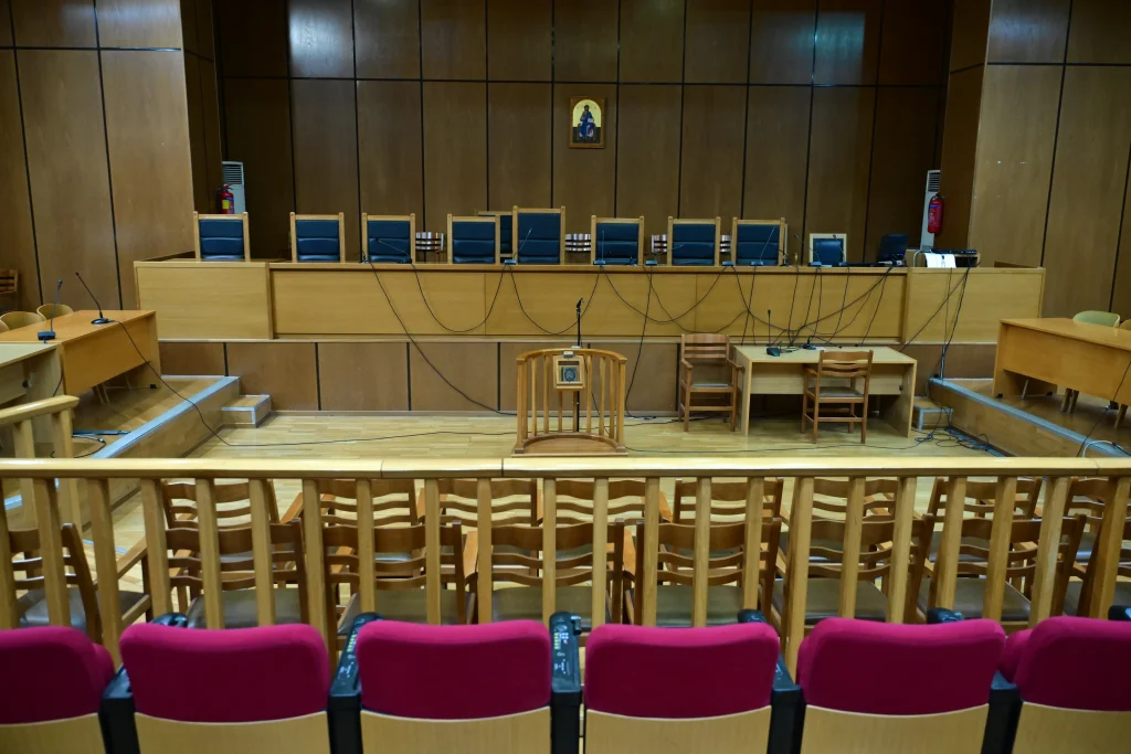 Ανδραβίδα: Στο Εφετείο ο δράστης – Από τα απλήρωτα ενοίκια στο μακελειό που σόκαρε την Ελλάδα