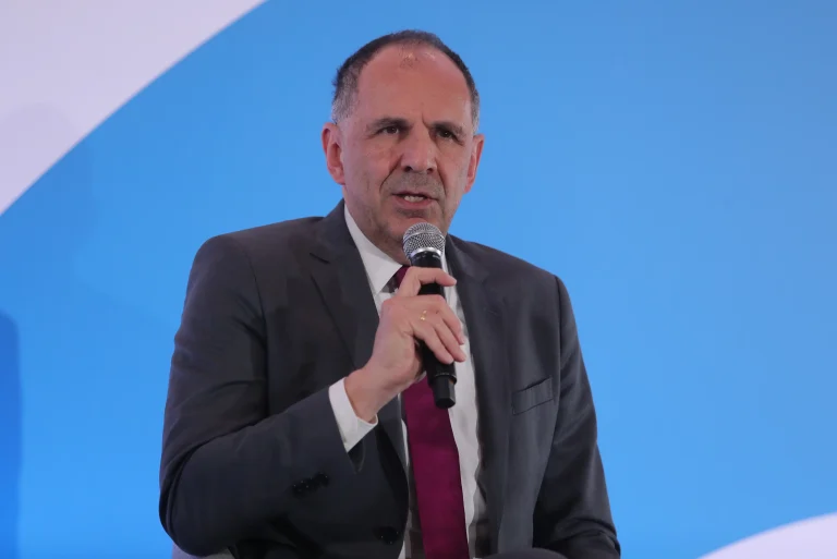 Γεραπετρίτης: Αναβλήθηκε η επίσκεψη στη Λιβύη