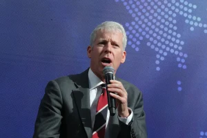 Κρις Ράιτ: Η σύγκρουση ΗΠΑ–Ιράν μπορεί να τελειώσει μέσα στις επόμενες εβδομάδες