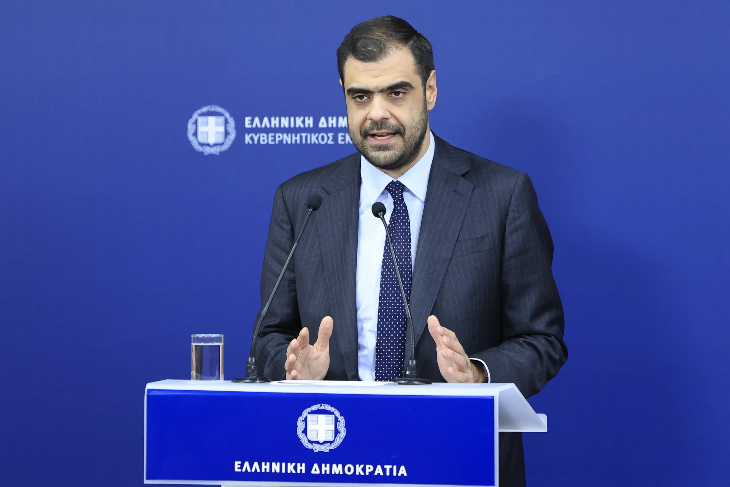 Μαρινάκης για Τσίπρα: Επιχείρησε rebranding, αλλά κατέληξε σε Λαφαζάνη και Βαρουφάκη