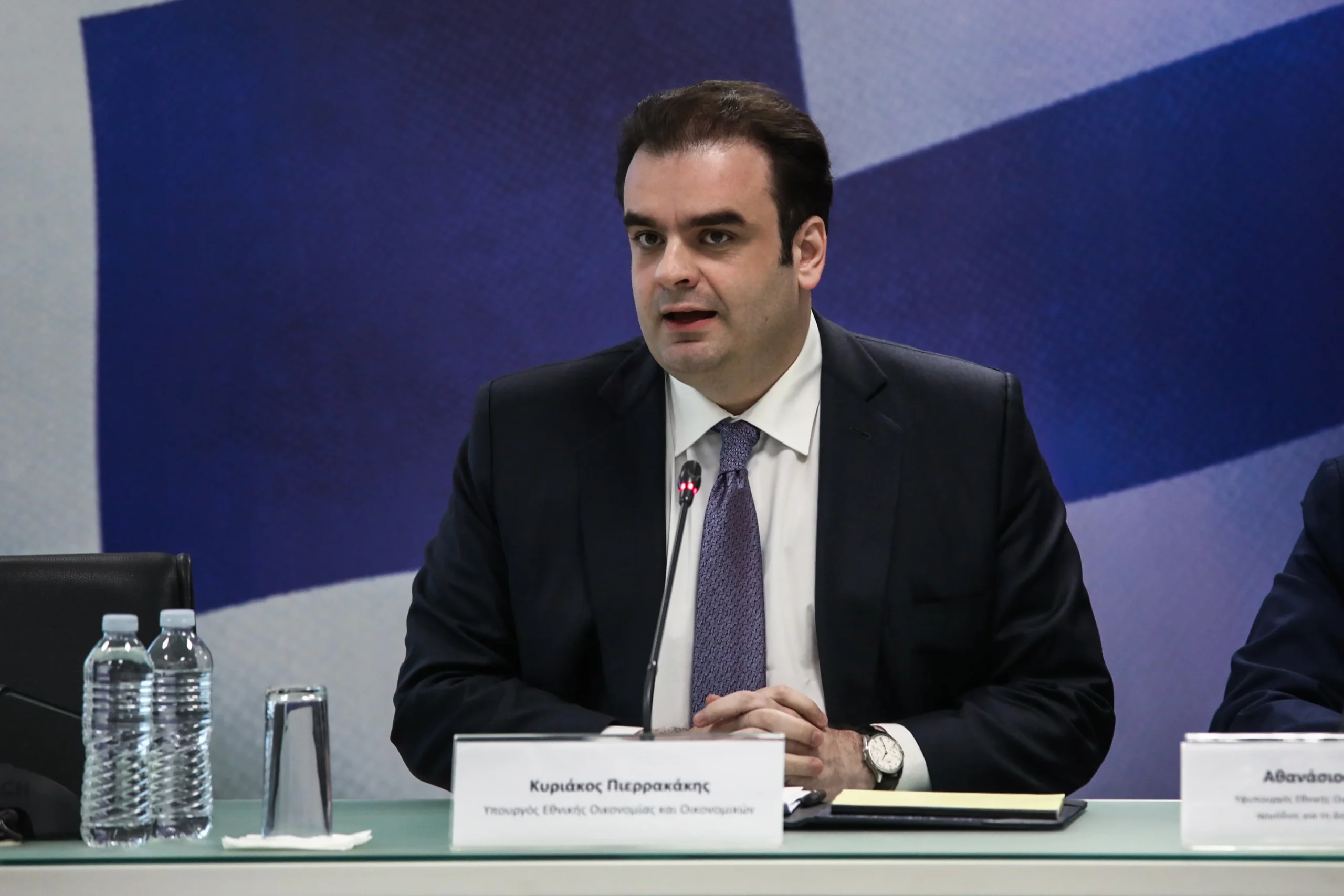 Πιερρακάκης: «Κανείς μόνος στην κρίση» – Η ανάρτηση για τα μέτρα στα καύσιμα