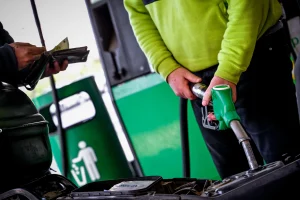 Καύσιμα: «Φωτιά» οι τιμές – Άλμα 32,4% στο...