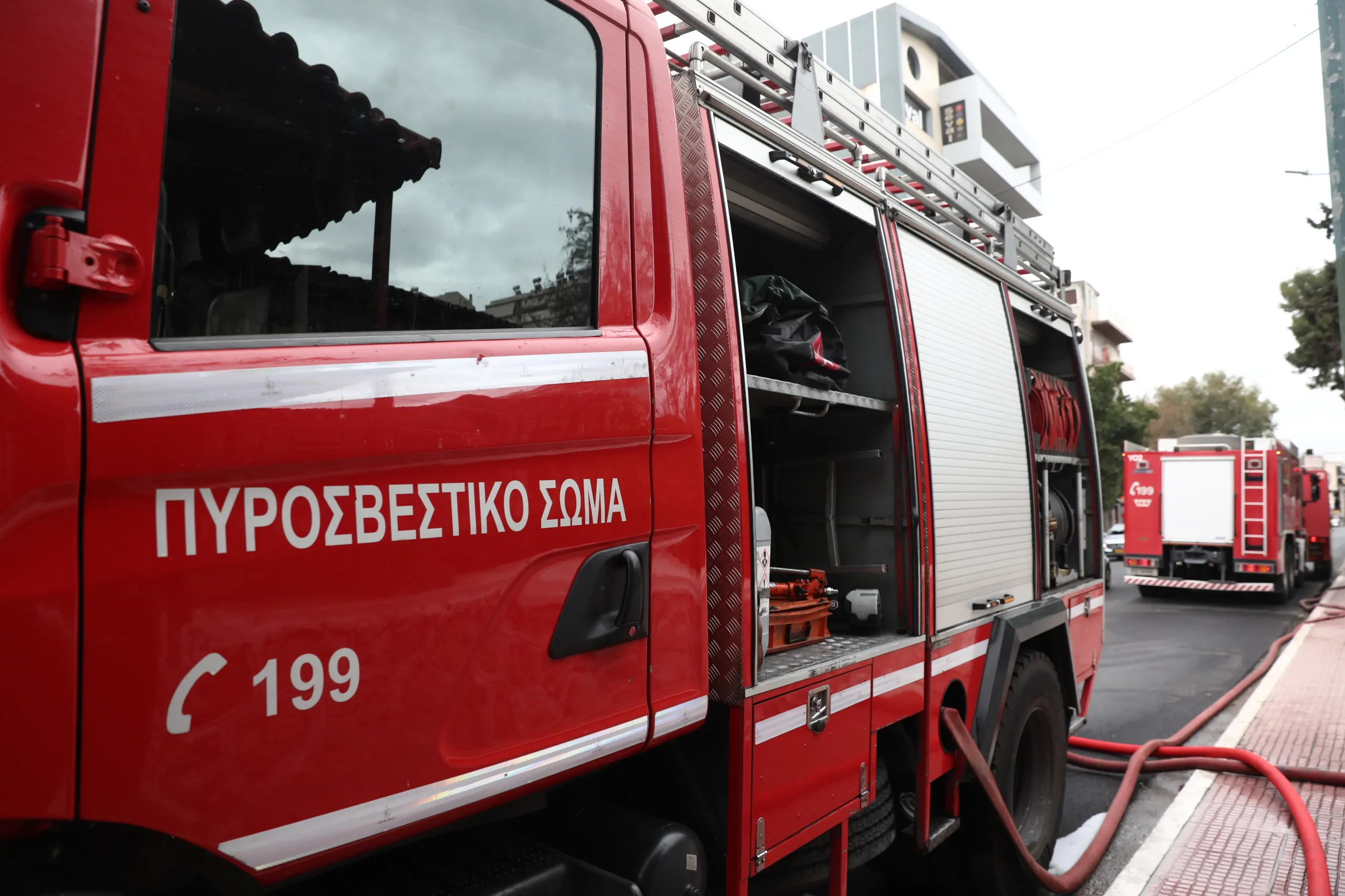 Μεγάλη φωτιά σε οινοποιείο στο Μαρκόπουλο