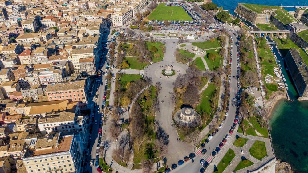 Η μεγαλύτερη πλατεία των Βαλκανίων βρίσκεται στην Ελλάδα – Και δεν είναι στην Αθήνα