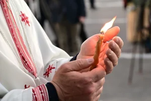 ΥΠΕΞ: Κανονικά η μεταφορά του Αγίου Φωτός – Αυξημένα μέτρα ασφαλείας