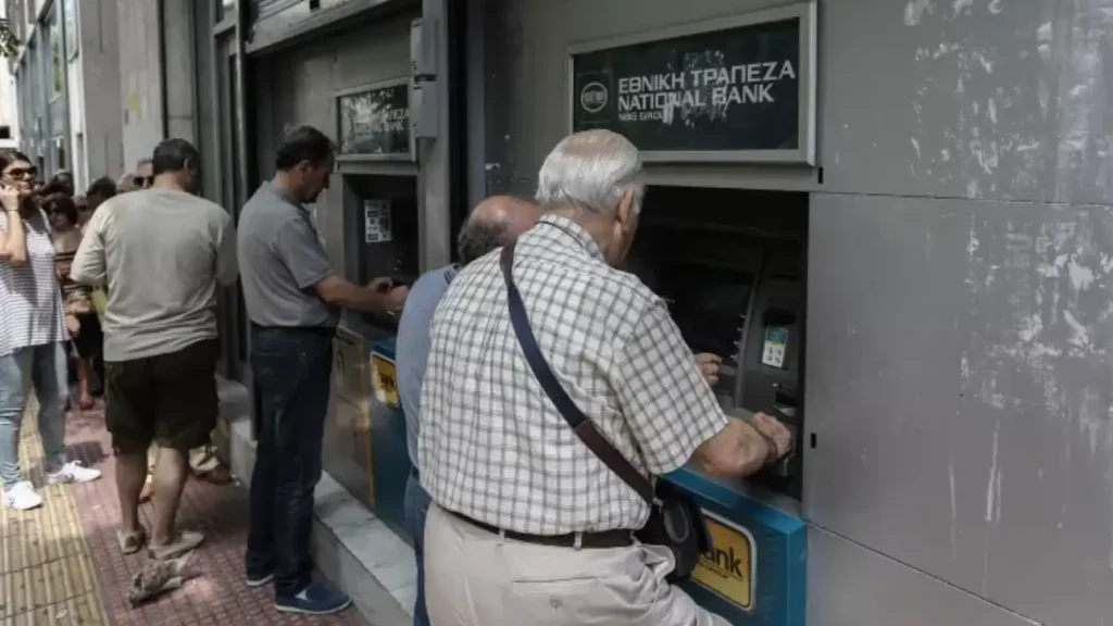 Στους λογαριασμούς σήμερα οι συντάξεις Απριλίου – Ποιοι πληρώνονται πρώτοι
